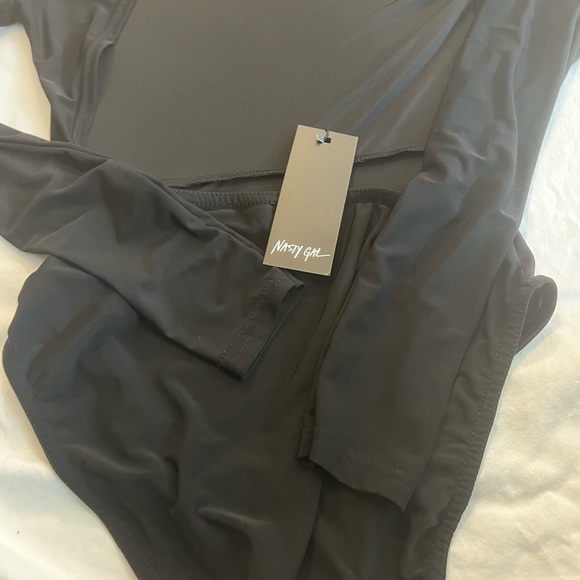 NWT nasty gal long sleeve naked back bodysuit - Picture 6 of 8